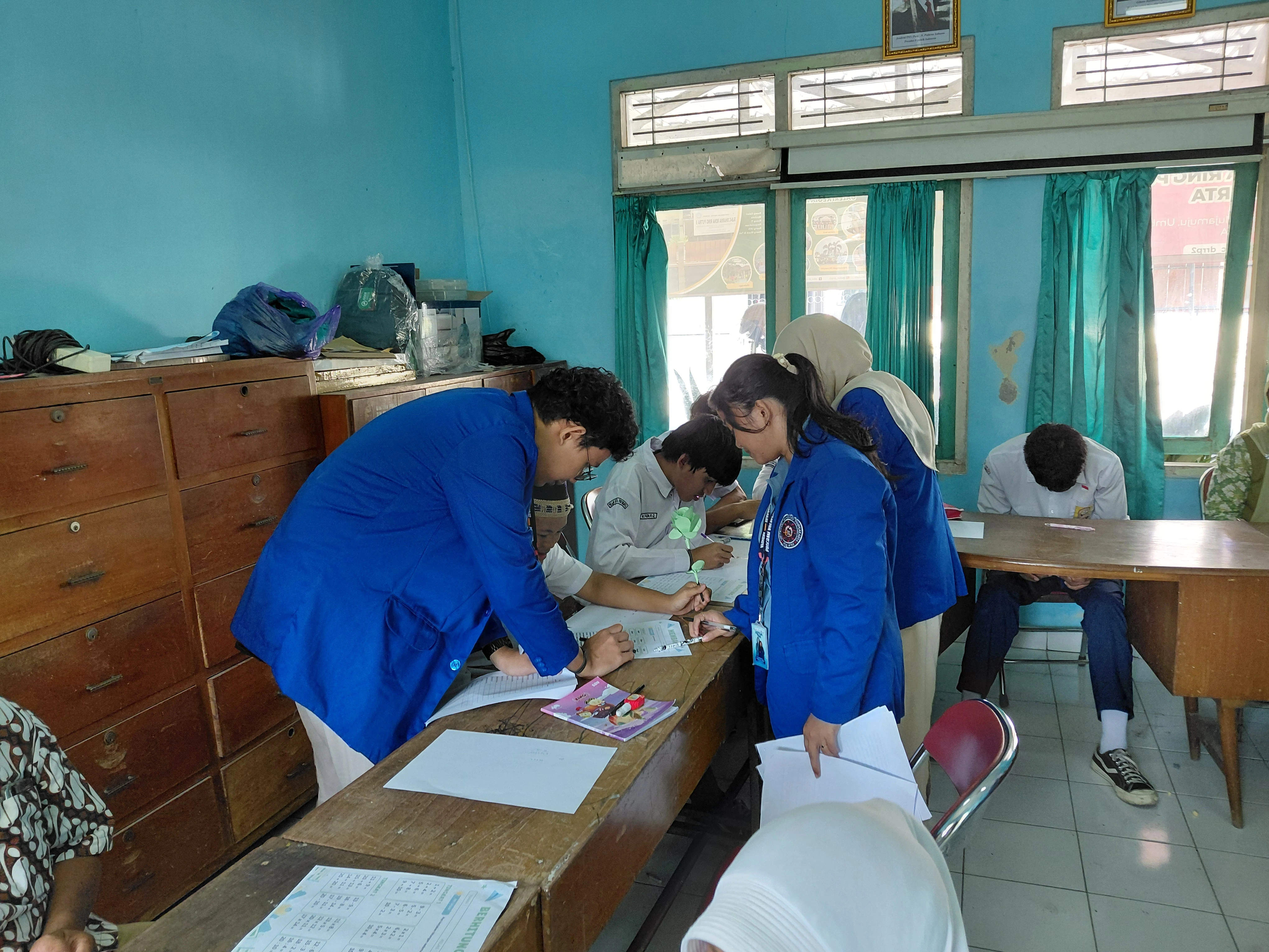 PKM Center UTY - Mahasiswa Diskusi
